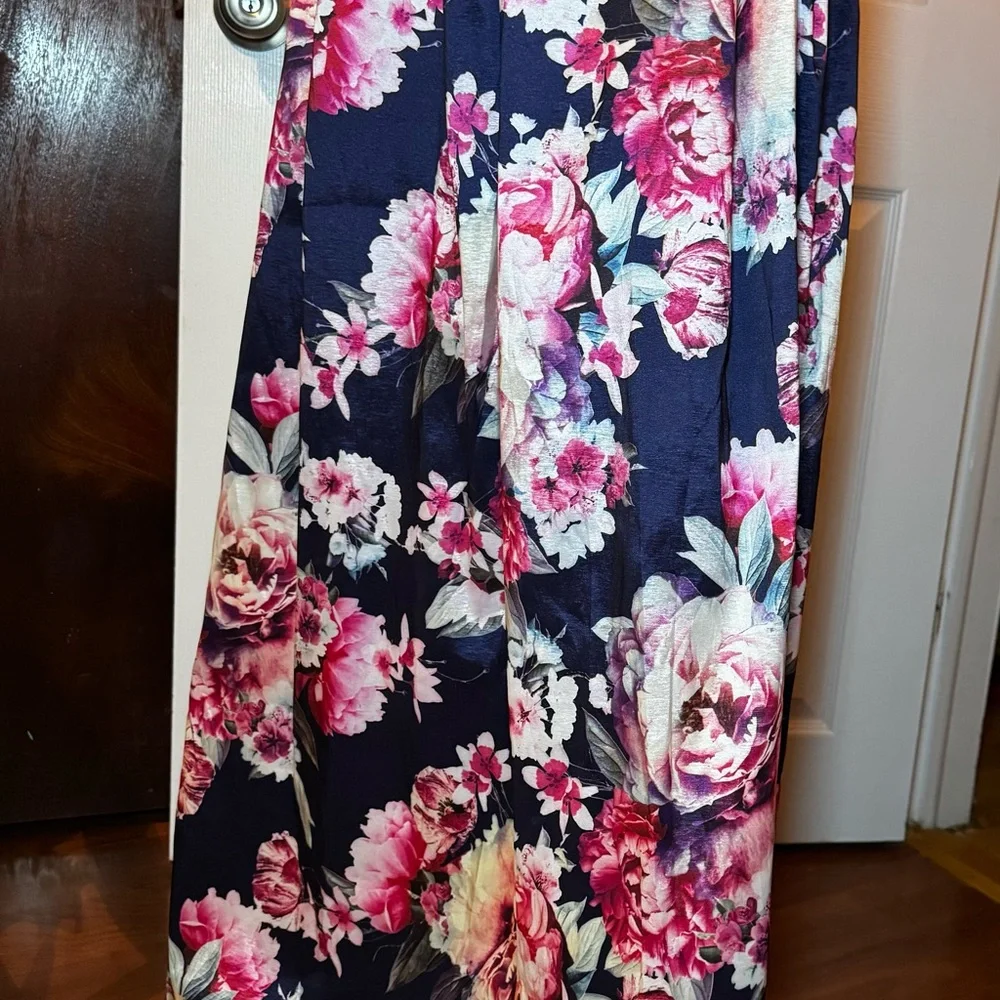 Floral Midi Skirt with Pink and Navy Design - Picture 5 of 12